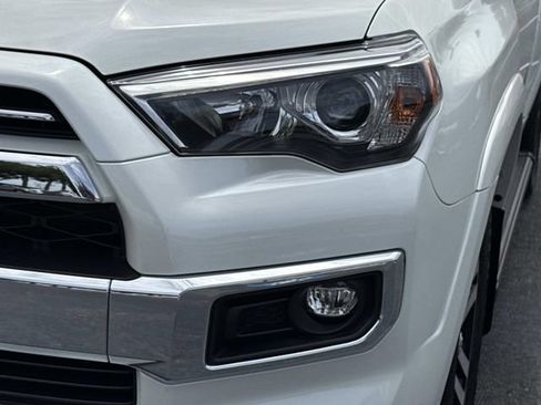Used 2022 Toyota 4Runner Limited AWD/4WD image 10