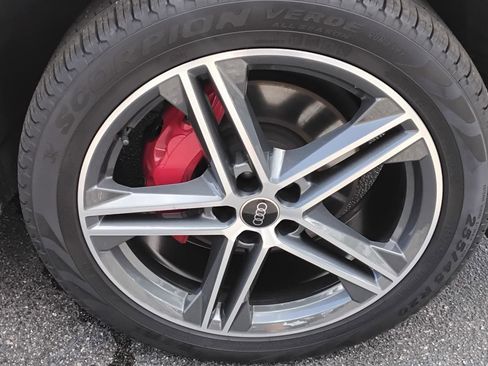 Certified 2024 Audi Q5 e Premium Plus w/ Premium Plus Package image 12