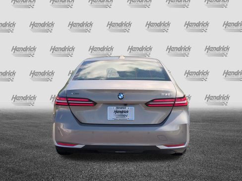 Used 2027 BMW 530i xDrive w/ Premium Package AWD/4WD image 9