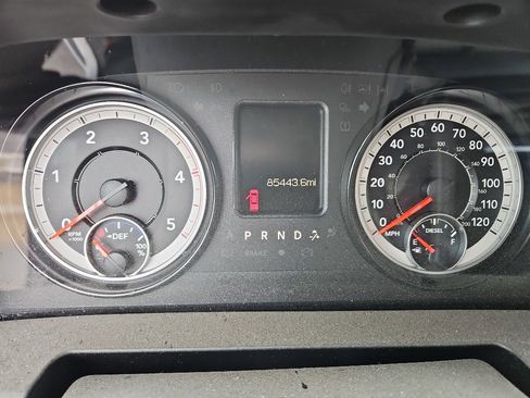 Used 2017 RAM 3500 Tradesman w/ Chrome Appearance Group image 9