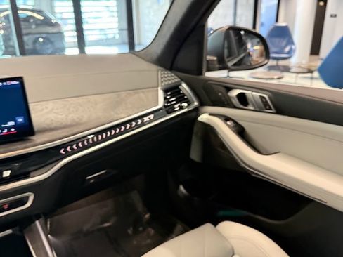 Certified 2024 BMW X7 xDrive40i w/ Parking Assistance Package AWD/4WD image 16