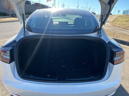 Used 2020 Tesla Model 3 Standard Range image 32