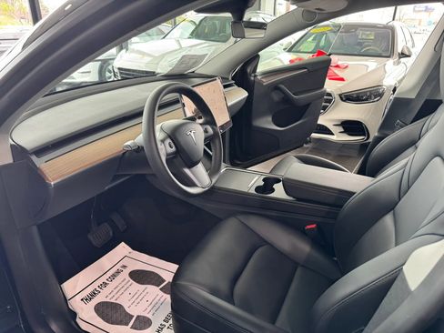 Used 2023 Tesla Model Y Long Range image 9