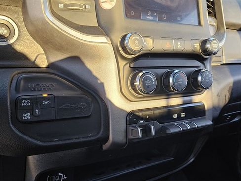 Used 2024 RAM 3500 Big Horn image 21