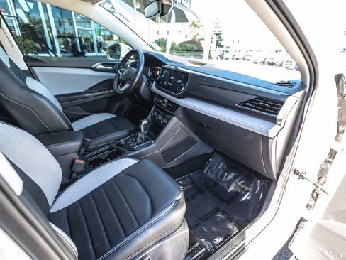 Used 2022 Volkswagen Taos SEL w/ Panoramic Sunroof Package AWD/4WD image 25