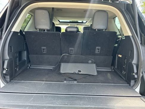 Used 2025 Ford Expedition Platinum AWD/4WD image 17