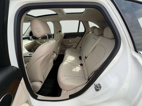 Used 2020 Mercedes-Benz GLC 300 4MATIC image 22