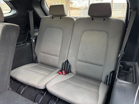 Used 2017 Hyundai Santa Fe SE image 14