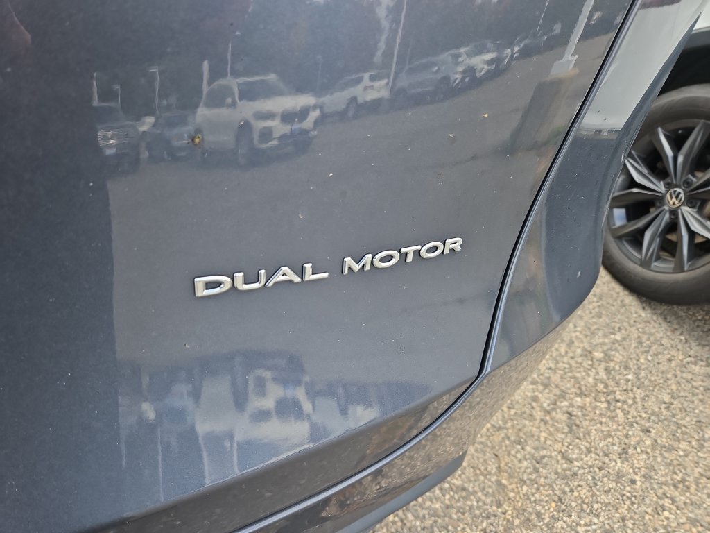 Used 2023 Tesla Model Y Long Range AWD/4WD image 4