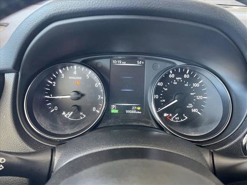 Used 2017 Nissan Rogue SV w/ SV Premium Package image 13