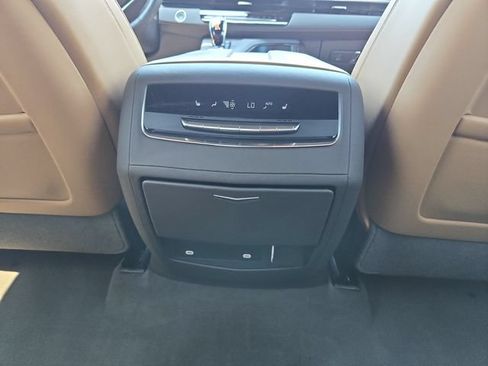 Used 2024 Cadillac Escalade Premium Luxury AWD/4WD image 14