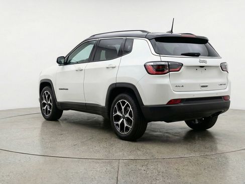 Used 2025 Jeep Compass Limited image 6