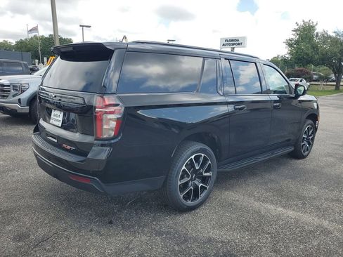 Used 2024 Chevrolet Suburban RST RWD image 4