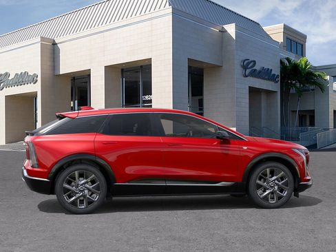 New 2026 Cadillac Optiq Luxury 1 image 5