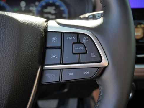 Certified 2025 Toyota Grand Highlander AWD image 29