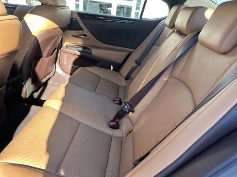 Used 2020 Lexus ES 350 w/ Premium Package image 12