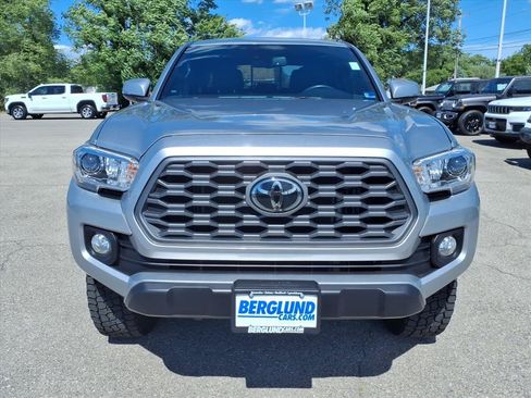 Used 2023 Toyota Tacoma TRD Off-Road AWD/4WD image 9