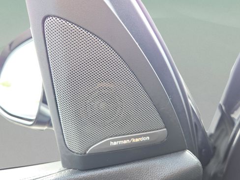 Used 2019 BMW X5 xDrive50i w/ Parking Assistance Package image 33