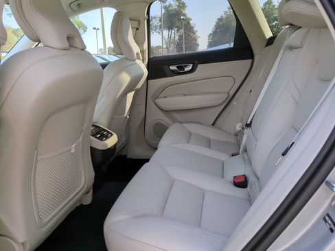 New 2026 Volvo XC60 B5 Ultra w/ Climate Package image 12