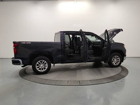 Used 2023 Chevrolet Silverado 1500 LT AWD/4WD image 14