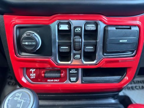 Used 2020 Jeep Gladiator Rubicon image 18