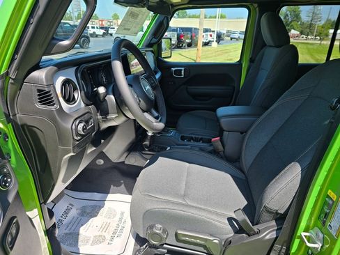 New 2025 Jeep Gladiator Sport image 8