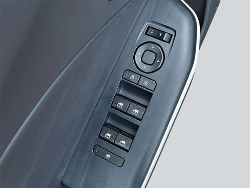 New 2025 Kia K4 GT-Line image 12