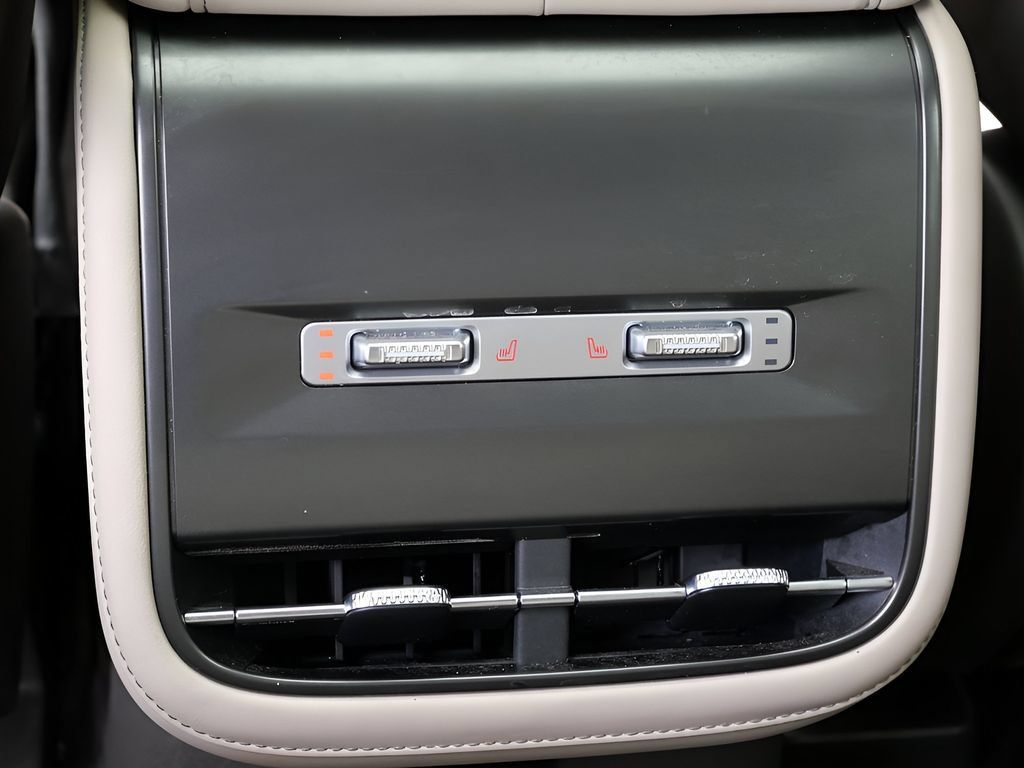 Used 2024 Lincoln Nautilus Reserve w/ Equipment Group 202A AWD/4WD image 15