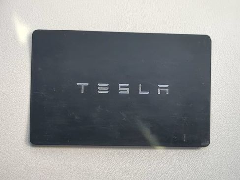 Used 2024 Tesla Model Y Long Range AWD/4WD image 33