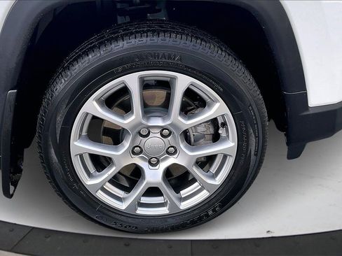 Certified 2023 Jeep Compass Latitude image 34