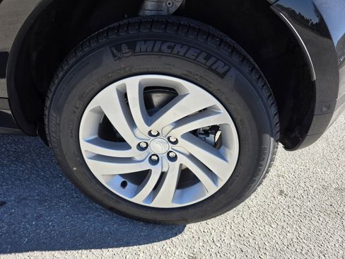 Used 2026 Land Rover Range Rover Evoque S image 9