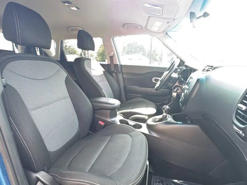 Used 2017 Kia Soul + w/ Designer's Package FWD image 12