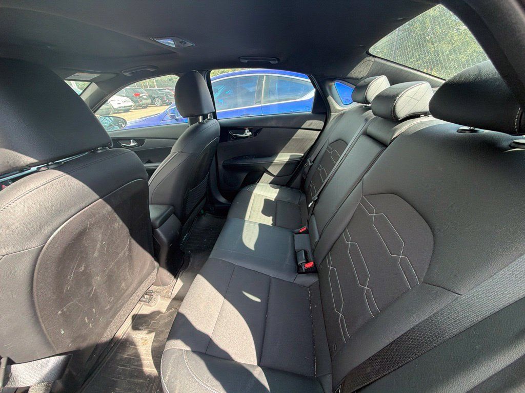 Used 2023 Kia Forte GT-Line w/ GT-Line Premium Package FWD image 12