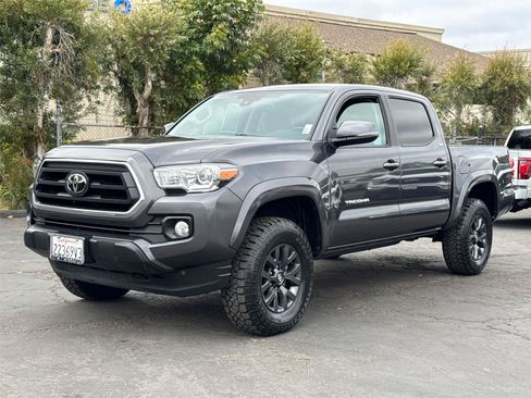Used 2023 Toyota Tacoma SR5 w/ Technology Package AWD/4WD image 4