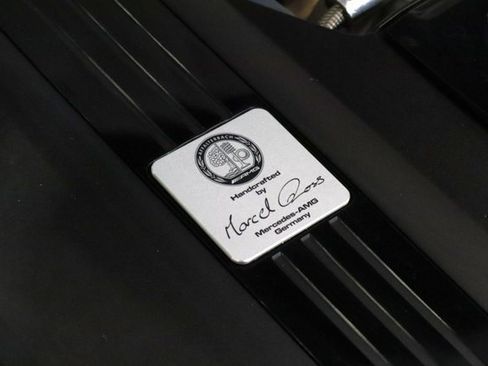 Used 2022 Mercedes-Benz SL 55 AMG 4MATIC w/ Driver Assistance Package image 35