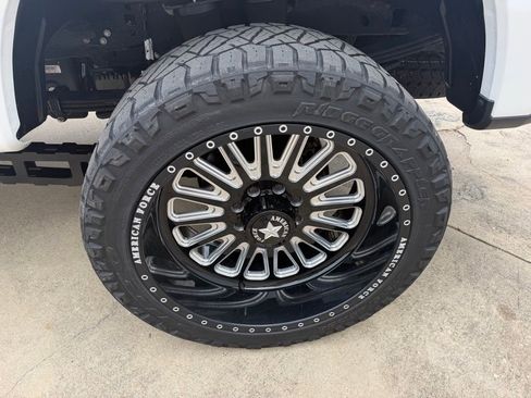 Used 2024 Ford F350 Platinum w/ FX4 Off-Road Package AWD/4WD image 10