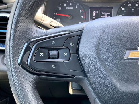 Used 2025 Chevrolet Trax LS FWD image 24