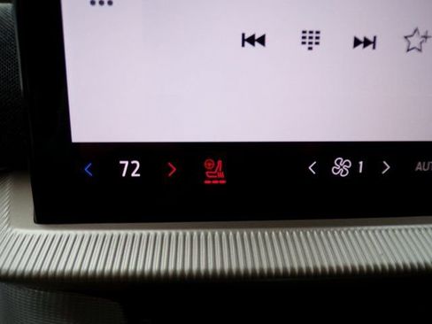 New 2026 Ford Explorer Active w/ Active Comfort Package image 25