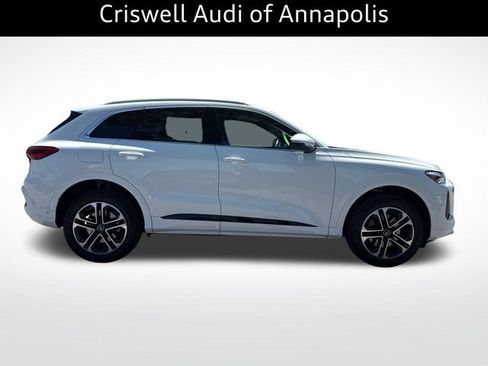 Certified 2025 Audi Q5 Premium w/ Premium Plus AWD/4WD image 8