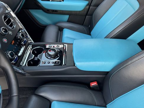 Used 2022 Rolls-Royce Cullinan image 32