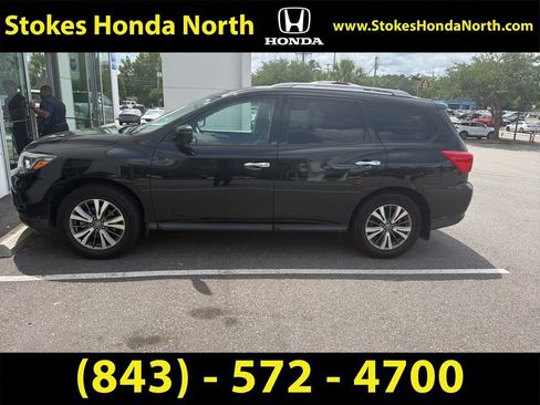 Used 2019 Nissan Pathfinder SL w/ Cargo Package FWD image 4