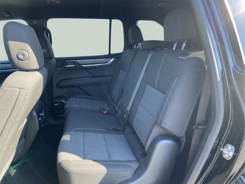 Used 2025 GMC Acadia Elevation image 36