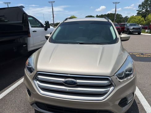 Used 2018 Ford Escape SEL FWD image 2
