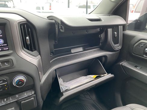 Used 2024 Chevrolet Silverado 2500 Custom w/ Custom Convenience Package image 29