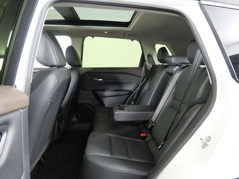 Used 2023 Nissan Rogue SV w/ SV Premium B Package AWD/4WD image 16