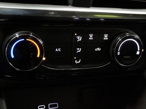 Certified 2024 Buick Encore GX Sport Touring image 27