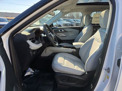 New 2026 Ford Explorer Platinum w/ LUX Leather Package image 10