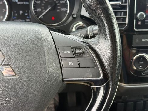 Used 2018 Mitsubishi Outlander SE FWD image 19