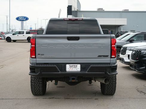 Used 2024 Chevrolet Silverado 2500 ZR2 w/ Technology Package image 6