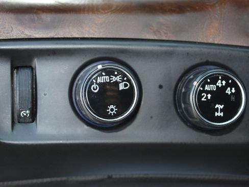 Used 2016 Cadillac Escalade ESV Premium image 29